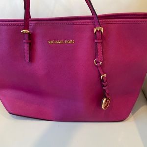 Michael Kors tote bag. Excellent Condition. No tears: no stains!